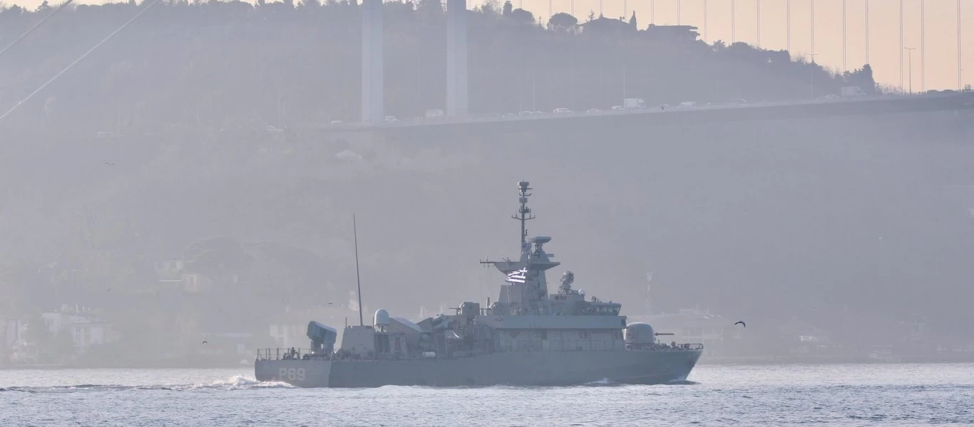 Εικόνες από την διέλευση της ΤΠΚ «Κρυσταλλίδης» από τα στενά του Βοσπόρου